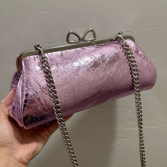 Metallic Pink Leather Handmade "Bow" Kisslock Baguette Bag, Multi Use Style - Picture 9 of 16